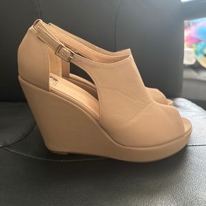 Nude Wedges